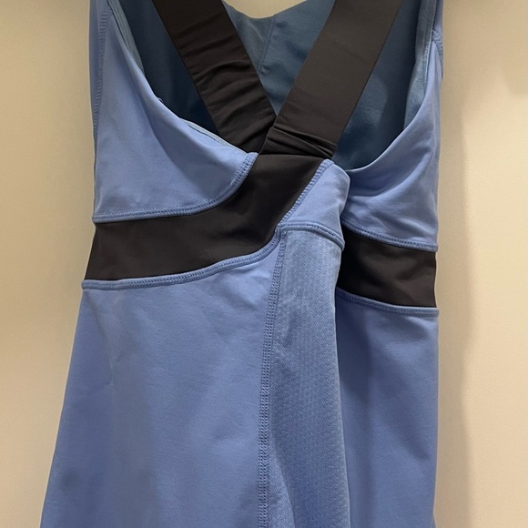 Lululemon Size 6 Tank Top Brad Built In . - Picture 7 of 7